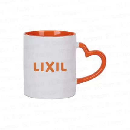 Taza asa de corazón con fondo y asa de color